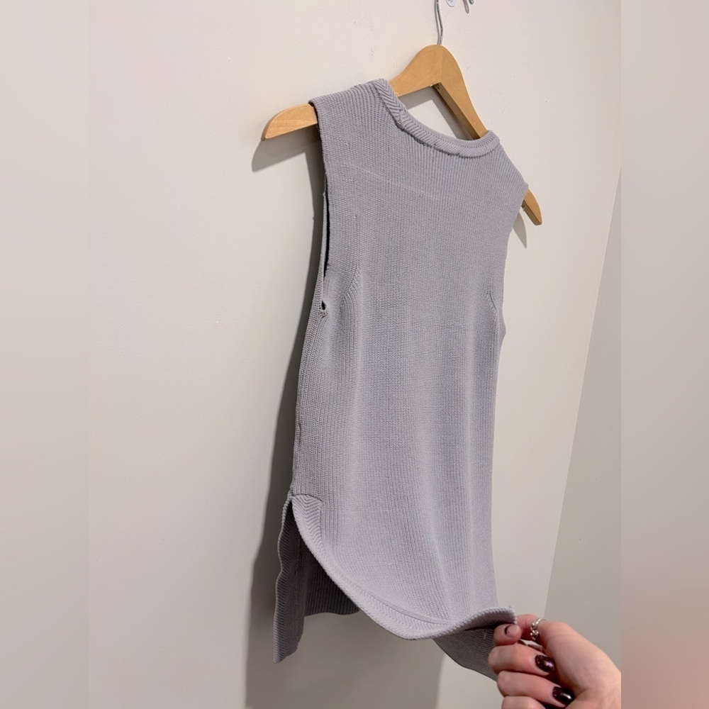 HALSTON SLEEVELESS KNIT SWEATER ~ size small - Picture 6 of 7